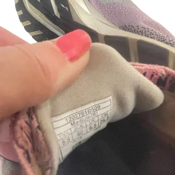 Brooks Levitate 2  Women's Gradient Pink and Navy Athletic Shoes - Picture 6 of 7